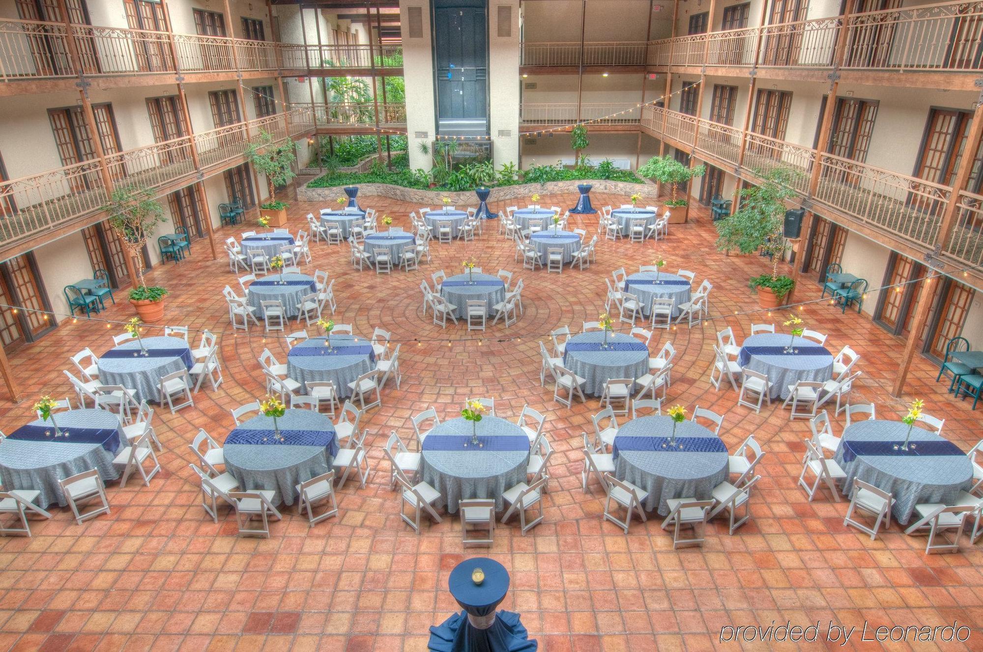 Mcm Elegante Suites Abilene Buitenkant foto