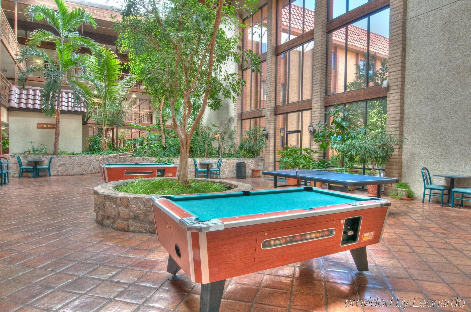 Mcm Elegante Suites Abilene Buitenkant foto
