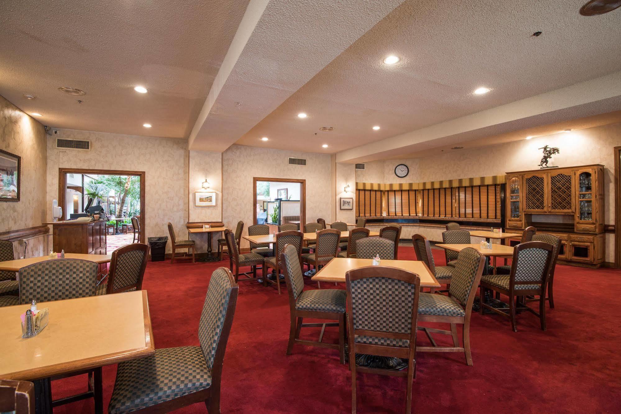 Mcm Elegante Suites Abilene Buitenkant foto