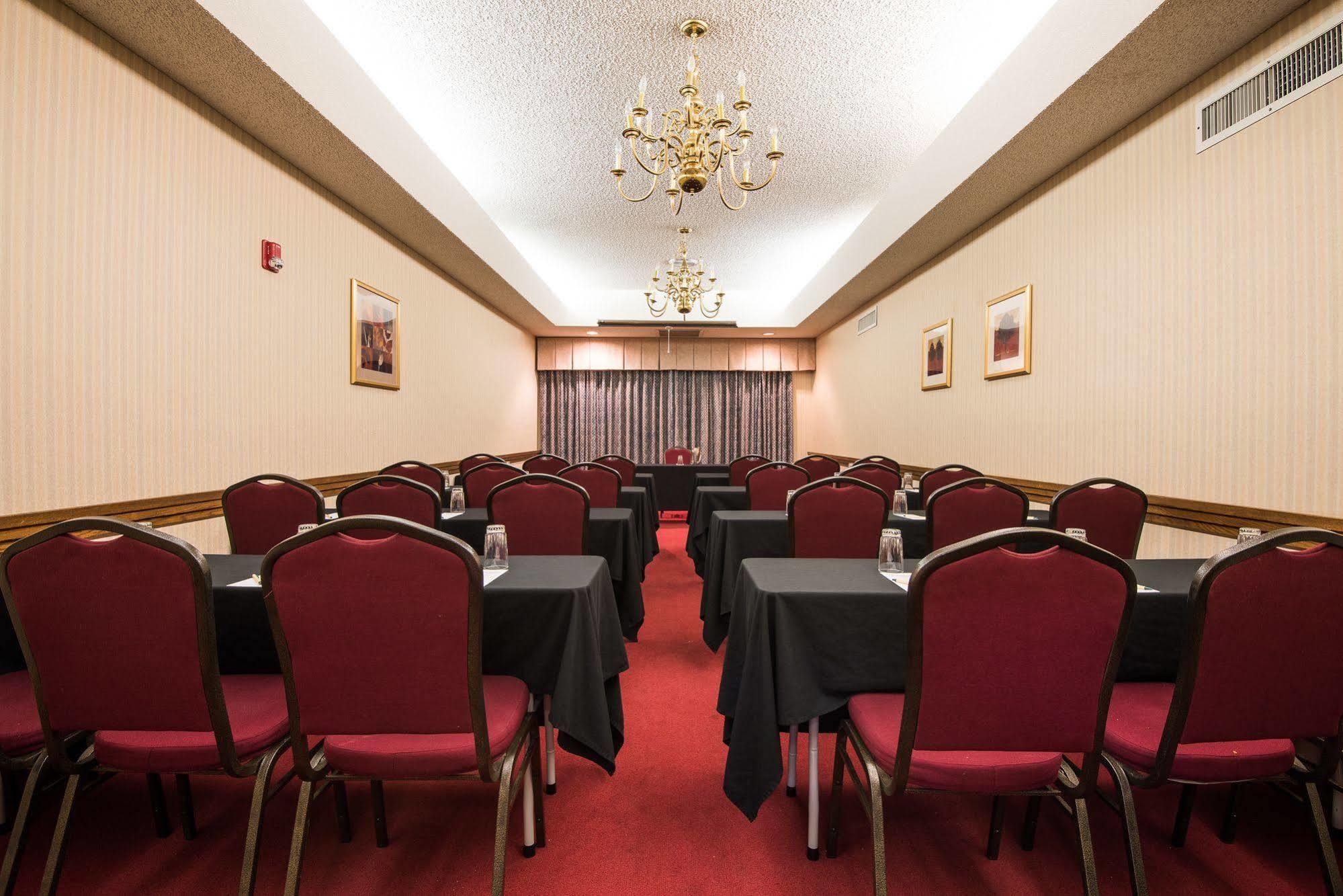 Mcm Elegante Suites Abilene Buitenkant foto