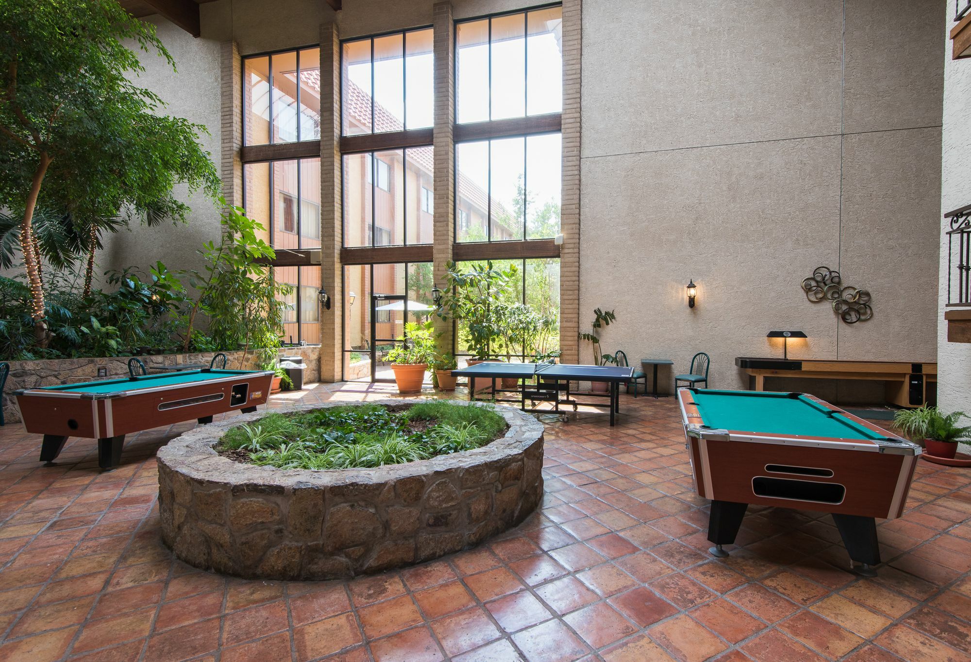 Mcm Elegante Suites Abilene Buitenkant foto